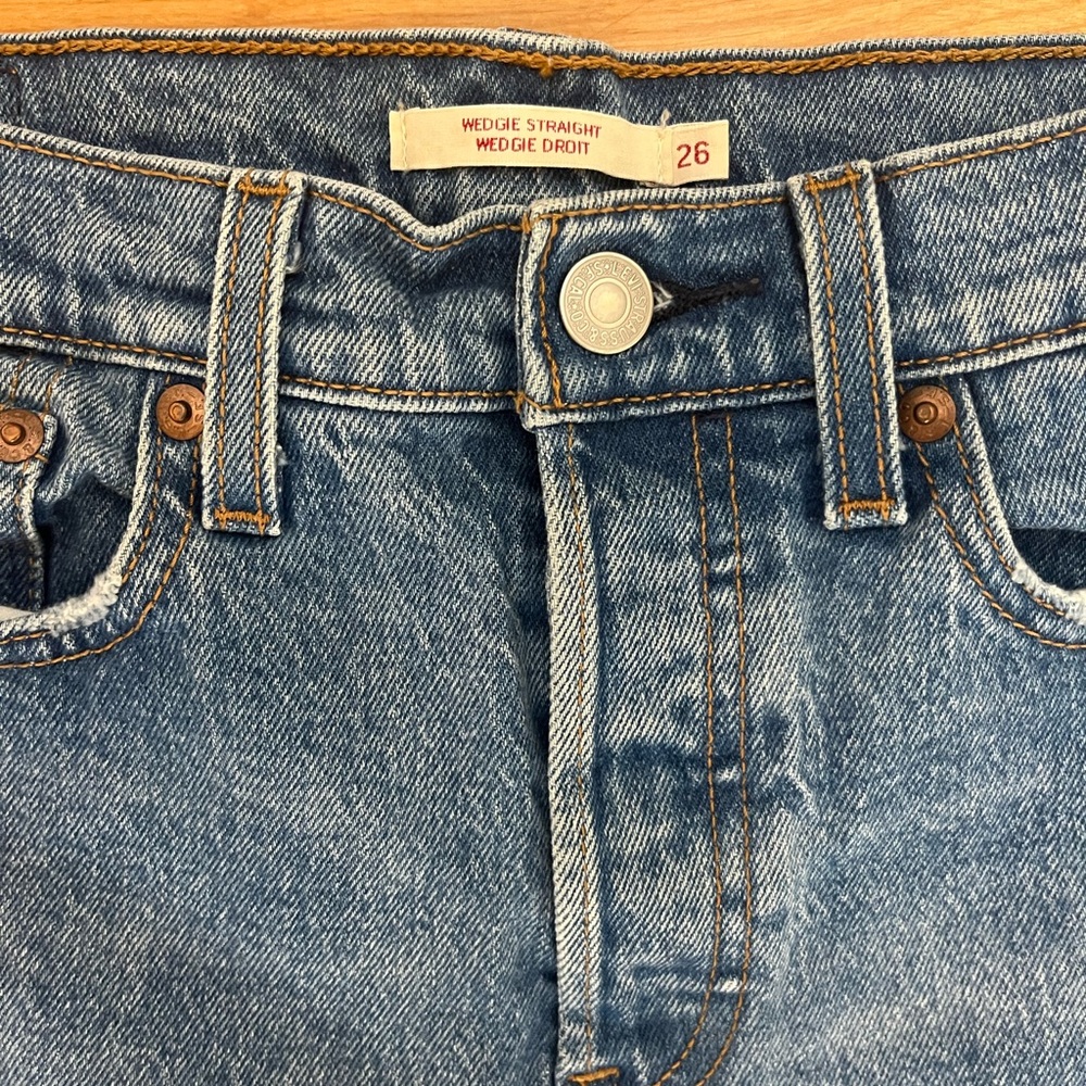 Levi’s Wedgie Jeans - Picture 4 of 7